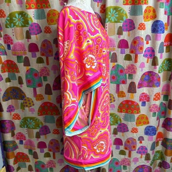 Trina Turk 25th Anniversary Bathing Suit Cover Up. Medium - Picture 4 of 14